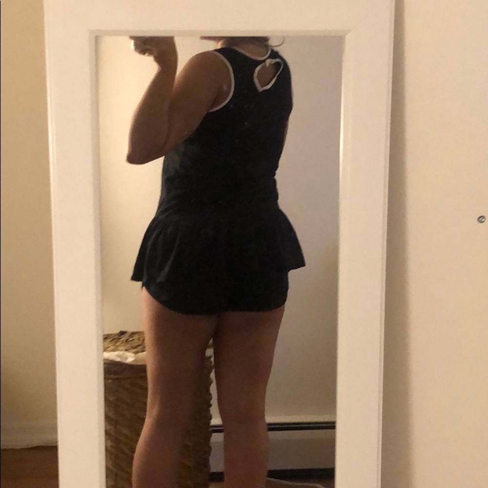 Black top - Picture 3 of 5